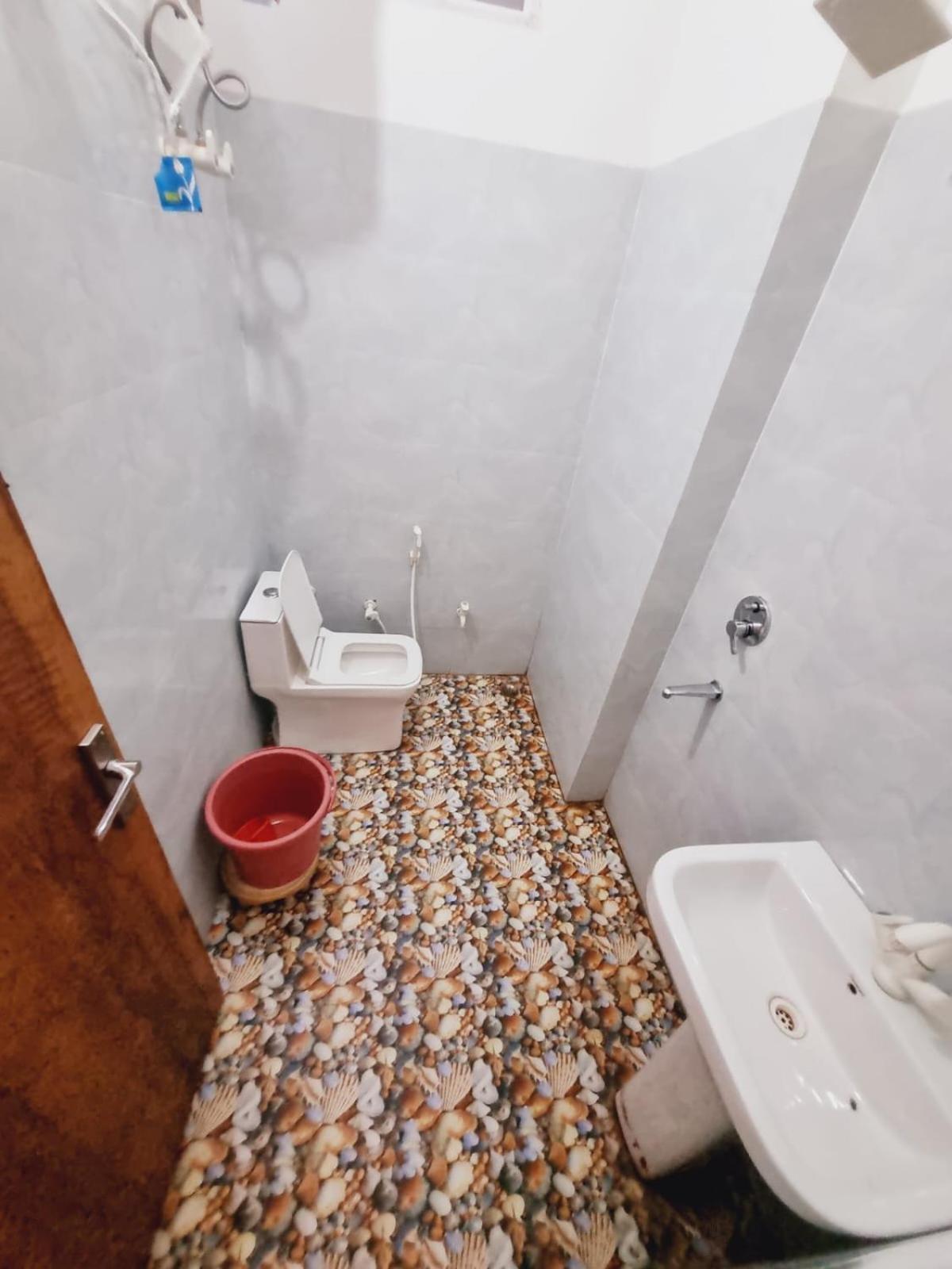 Tulip Best Rated Area In Vrindavan- Free 5g Wifi, Inhouse Parking Hotel Vrindavan