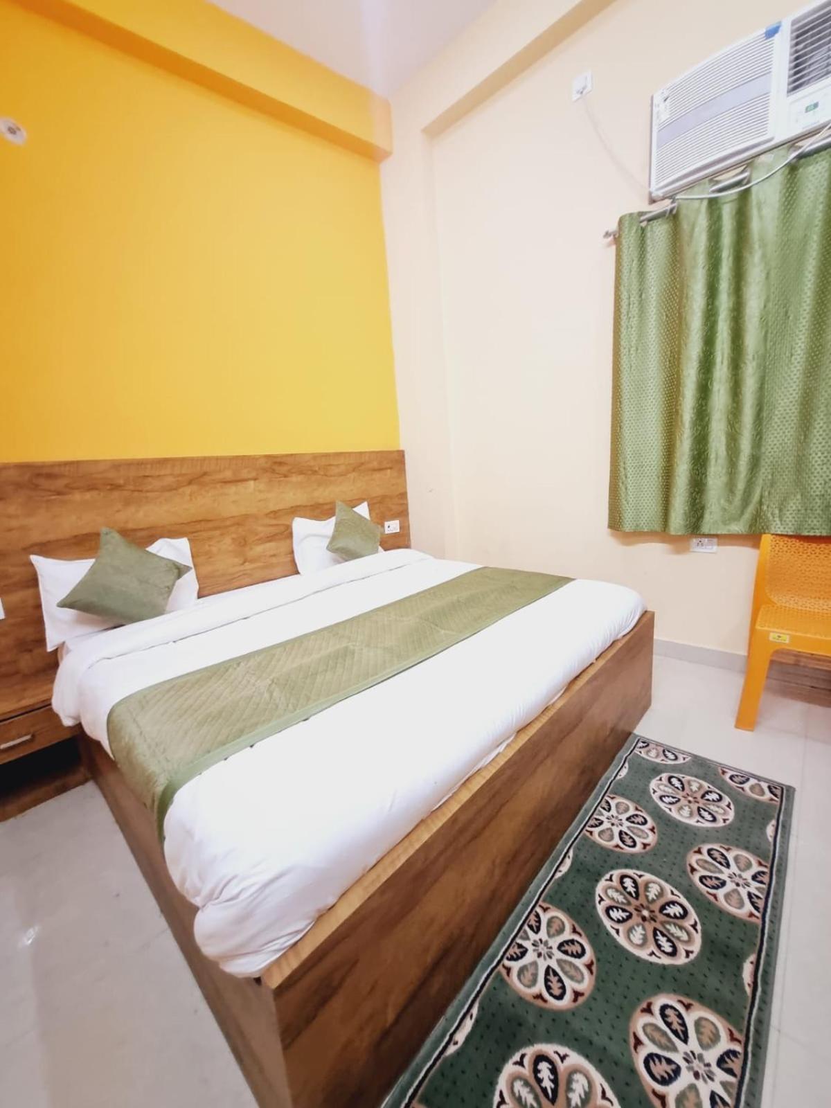 Tulip Best Rated Area In Vrindavan- Free 5g Wifi, Inhouse Parking Hotel 3*