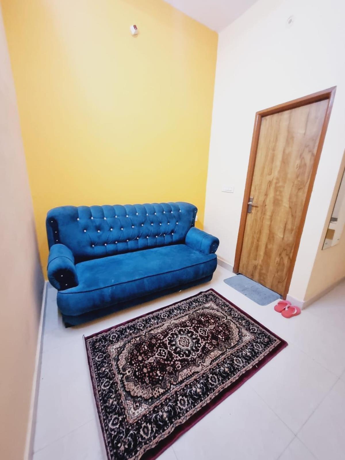 Hotel Tulip Best Rated Area In Vrindavan- Free 5g Wifi, Inhouse Parking 3*