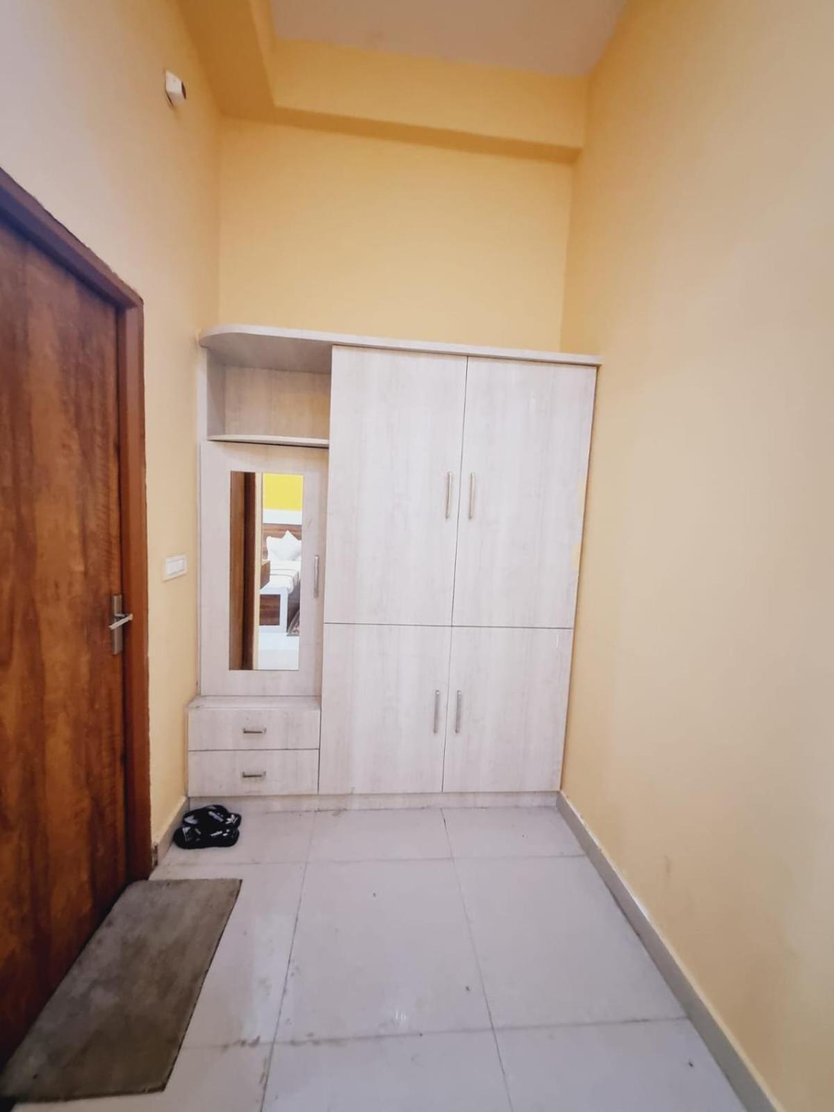 Tulip Best Rated Area In Vrindavan- Free 5g Wifi, Inhouse Parking Hotel 3*