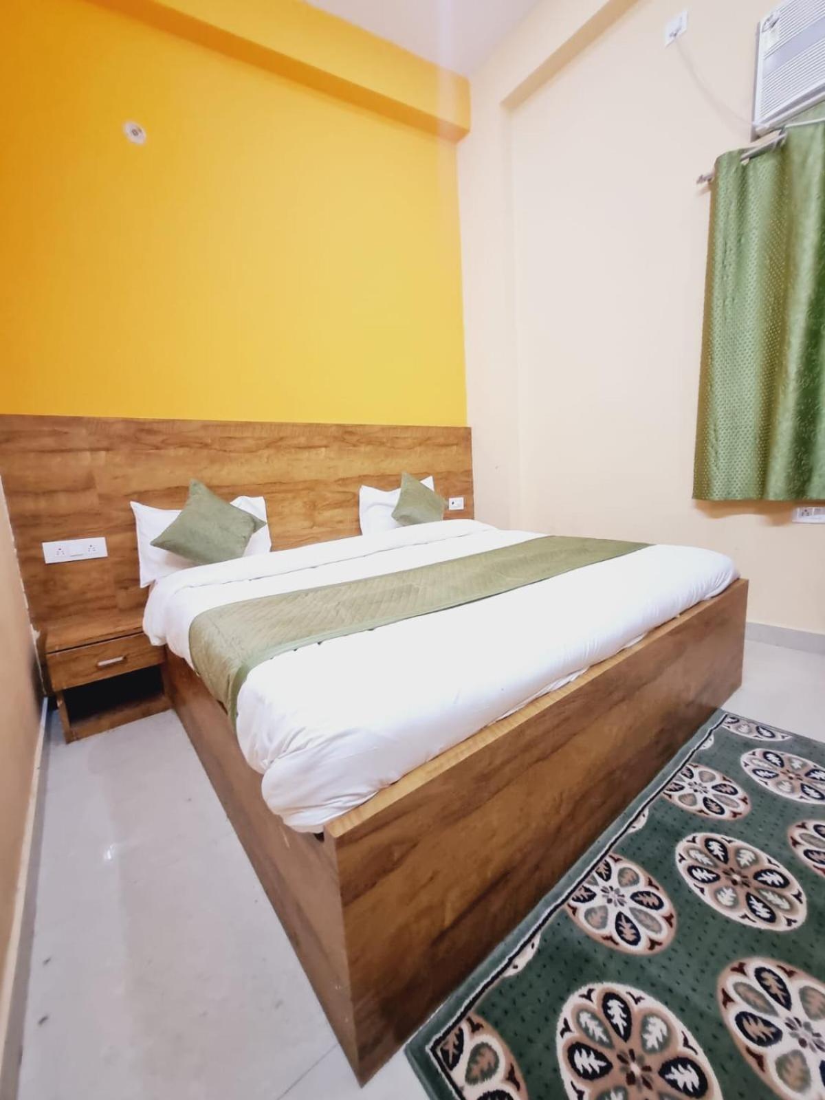 Tulip Best Rated Area In Vrindavan- Free 5g Wifi, Inhouse Parking